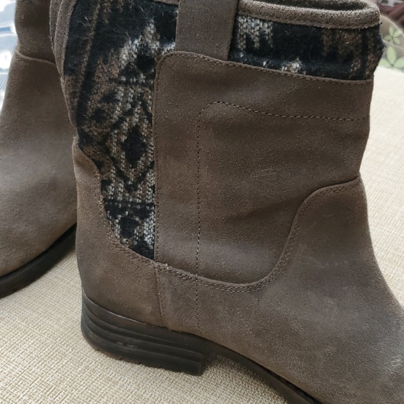 Tara M. Taya Boots - Picture 4 of 9